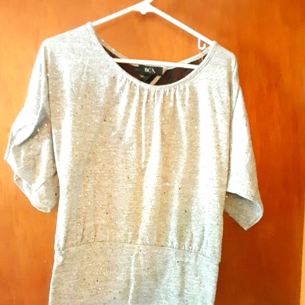 Women XL.gray with sparkle top with lace back